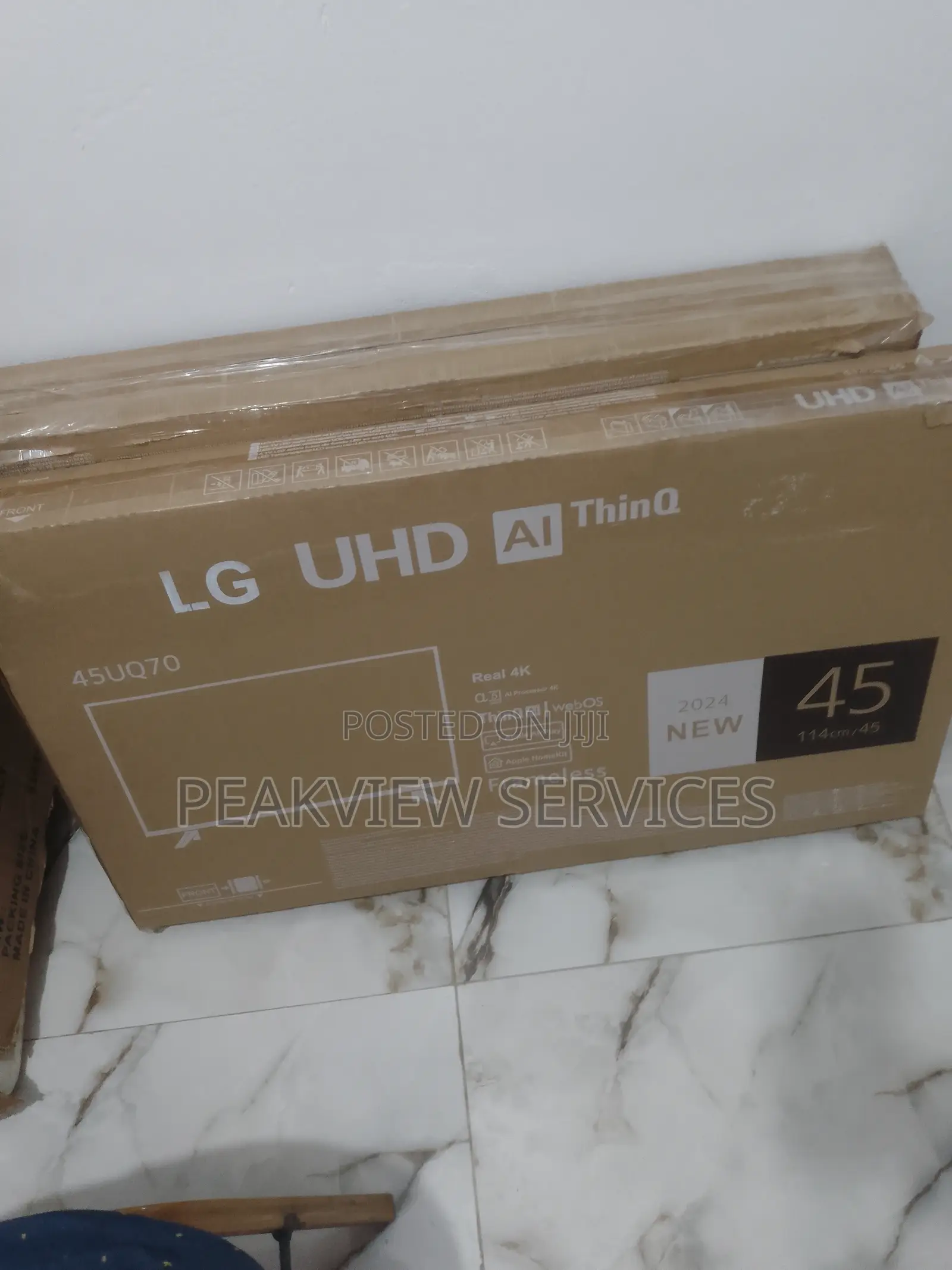 Unique 45 LG LED TV