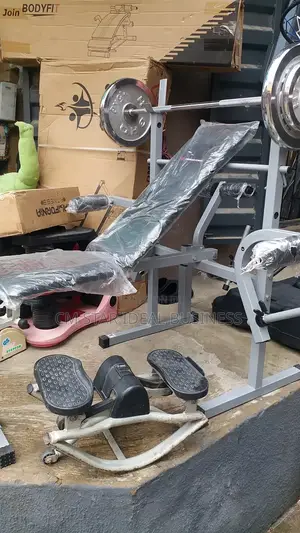 Commacial Weight Bench With Pole