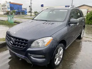 Mercedes-Benz M Class ML350 4MATIC 4dr SUV AWD (3.5L 6cyl 7A) 2015 Gray