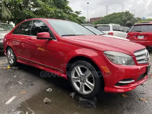 Mercedes-Benz C300 2011 Red