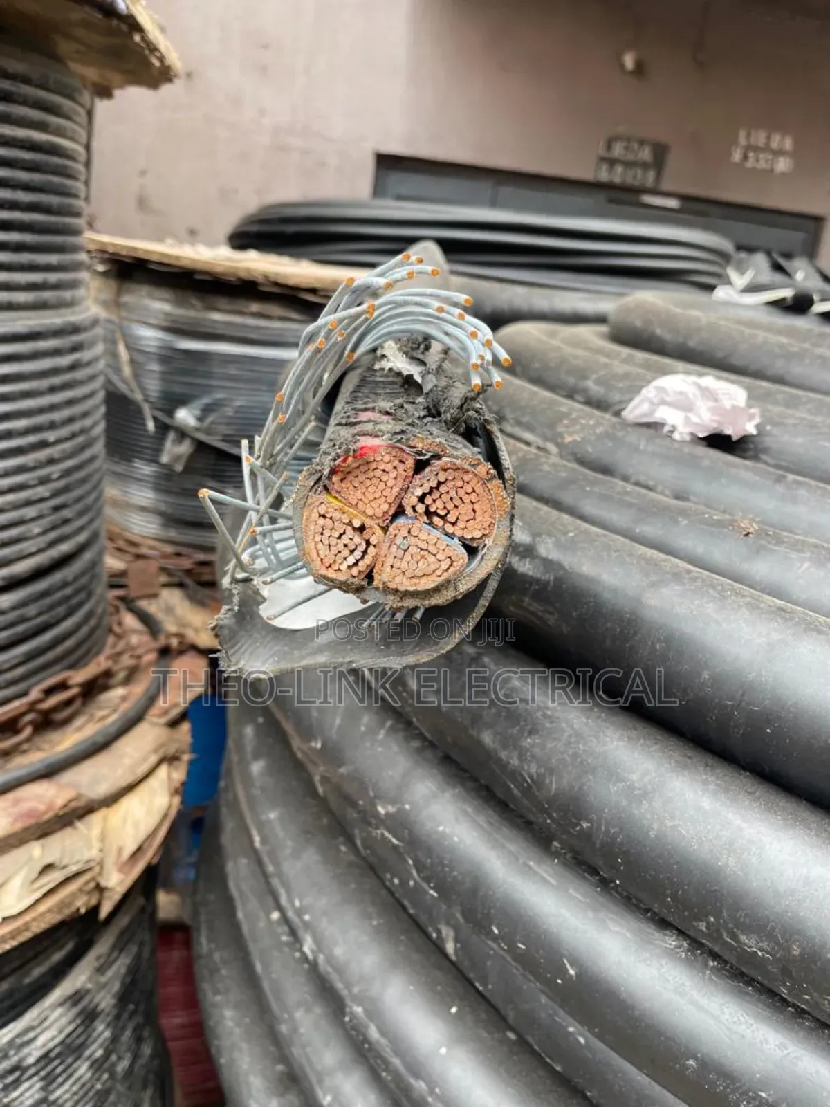 240mm 4core Armoured Cable