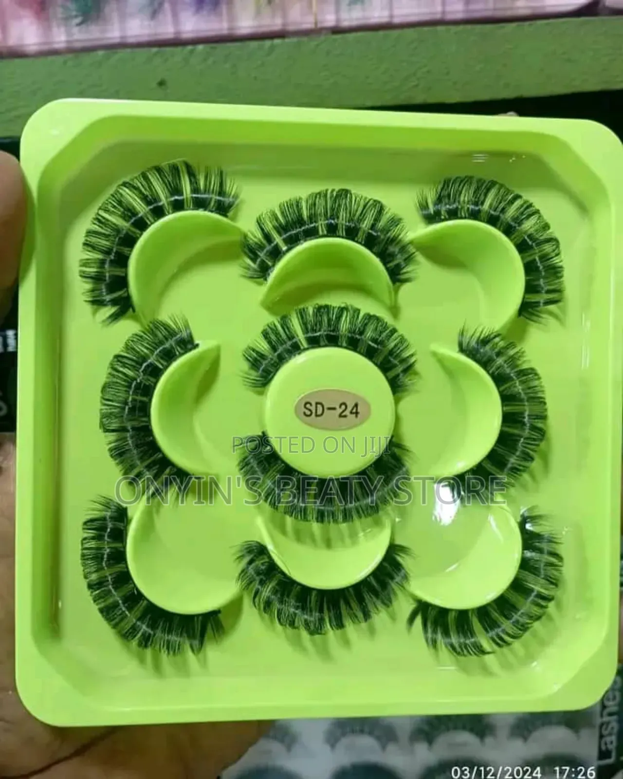 Natural Lashes