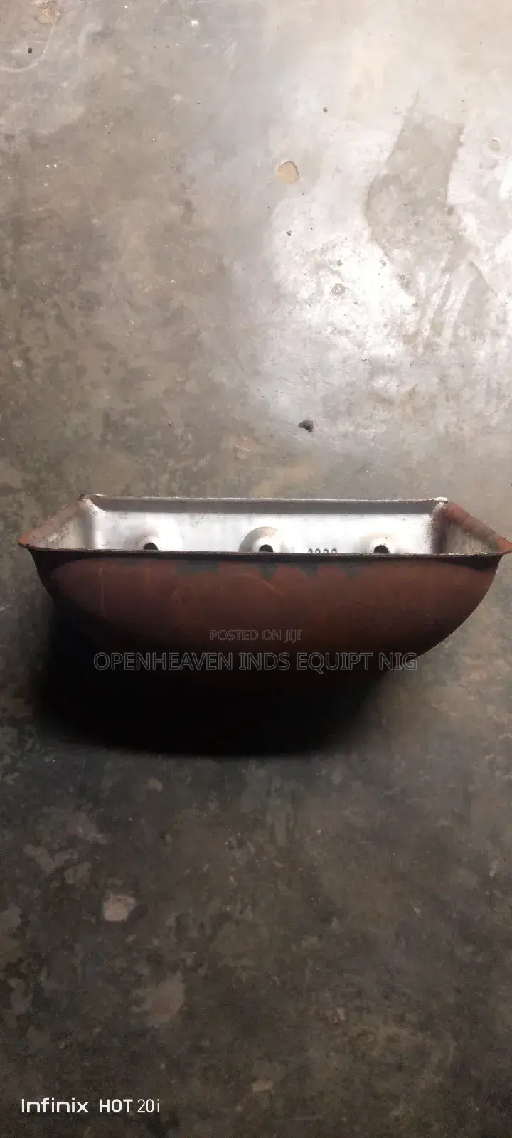 Plastic/Metal/Bolts Elevator Cups