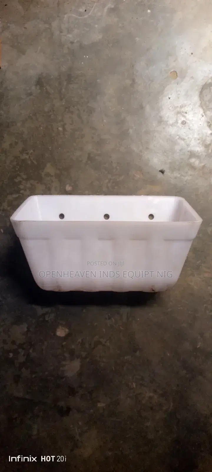 Plastic/Metal/Bolts Elevator Cups