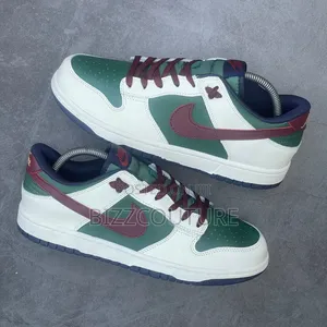 Original NIKE SB DUNK Low Fire Green Available in Store