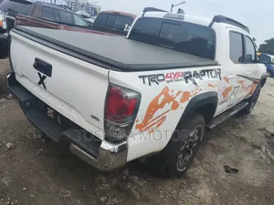 Toyota Tacoma 2019 White
