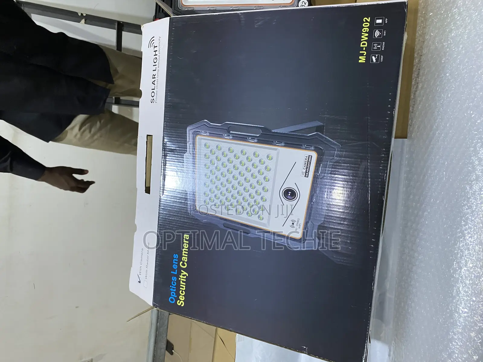 300W Solar Streetlight + CCTV Camera