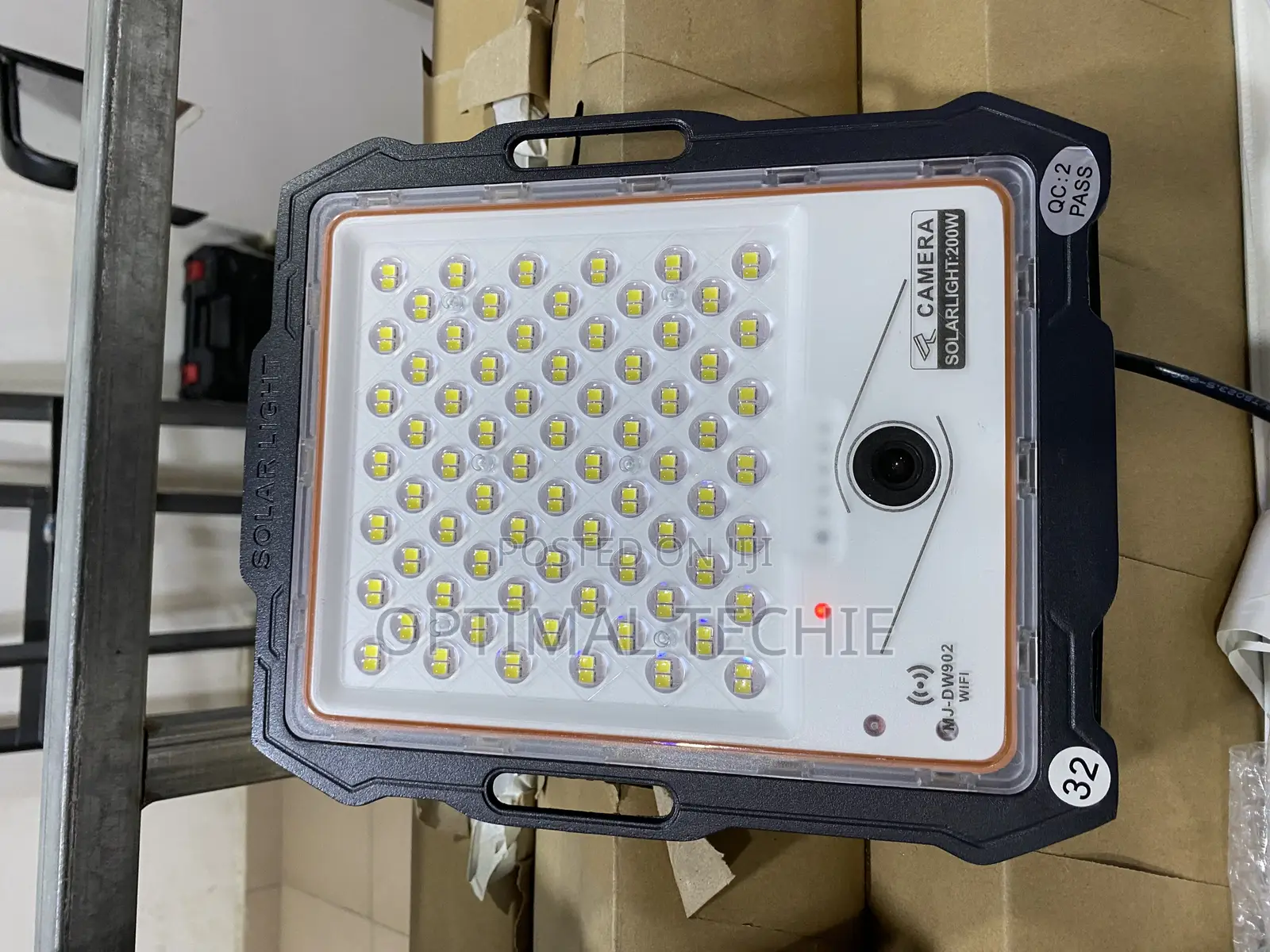 300W Solar Streetlight + CCTV Camera