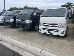 Toyota HiAce 2010 White