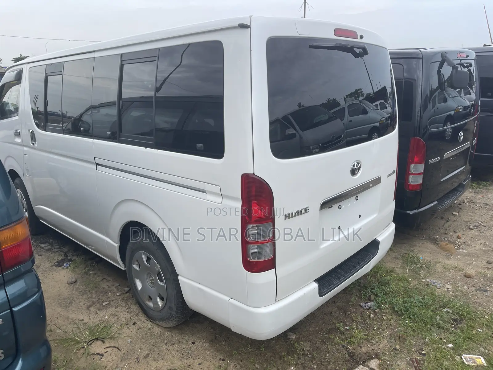 Toyota HiAce 2010 White