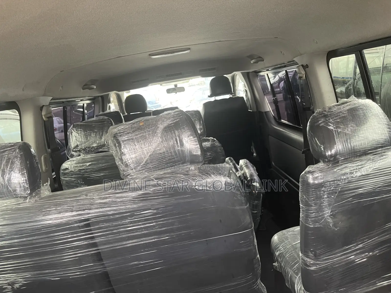 Toyota HiAce 2010 White