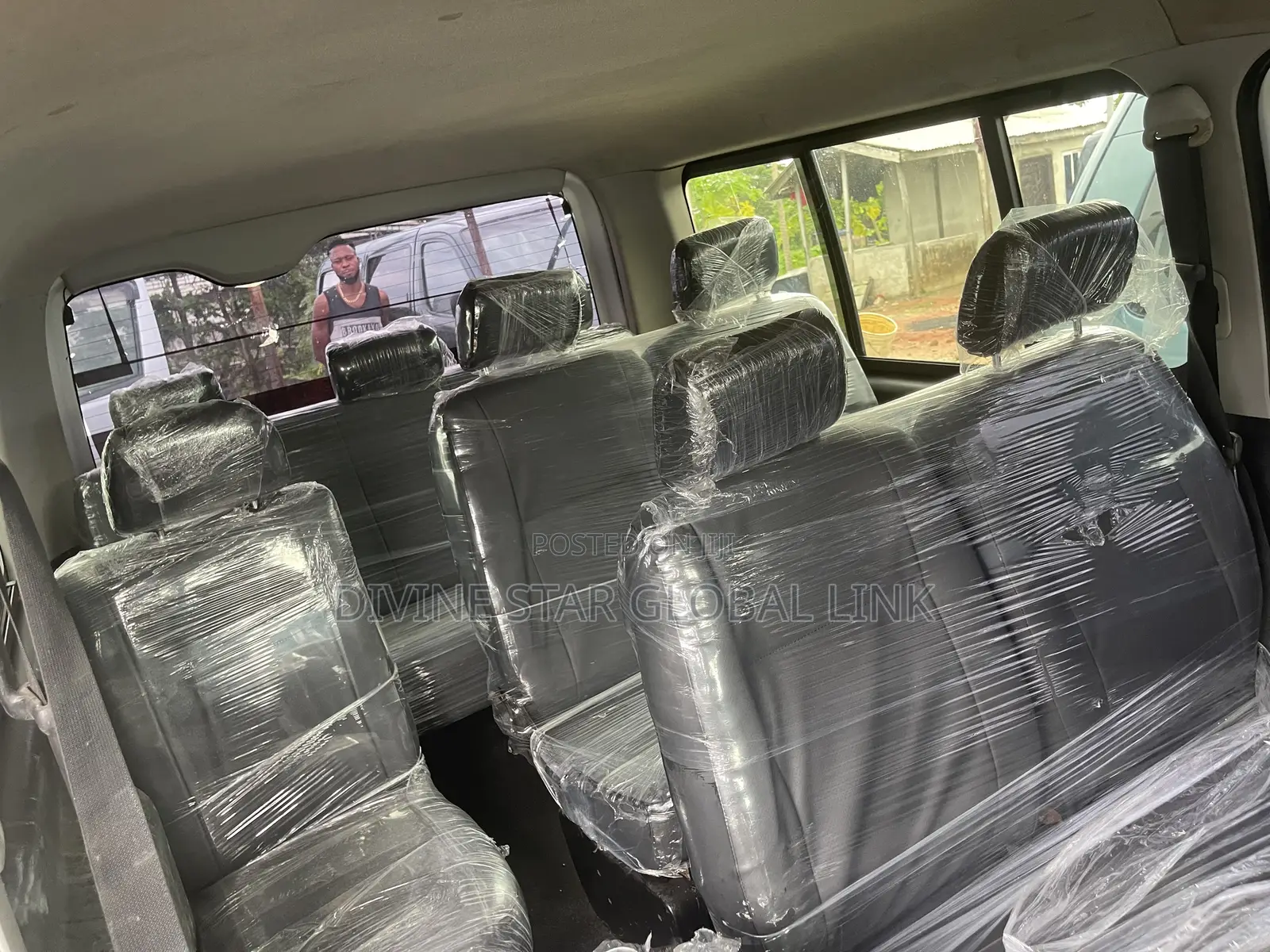 Toyota HiAce 2010 White
