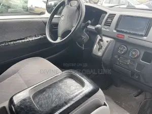 Toyota HiAce 2009 Silver