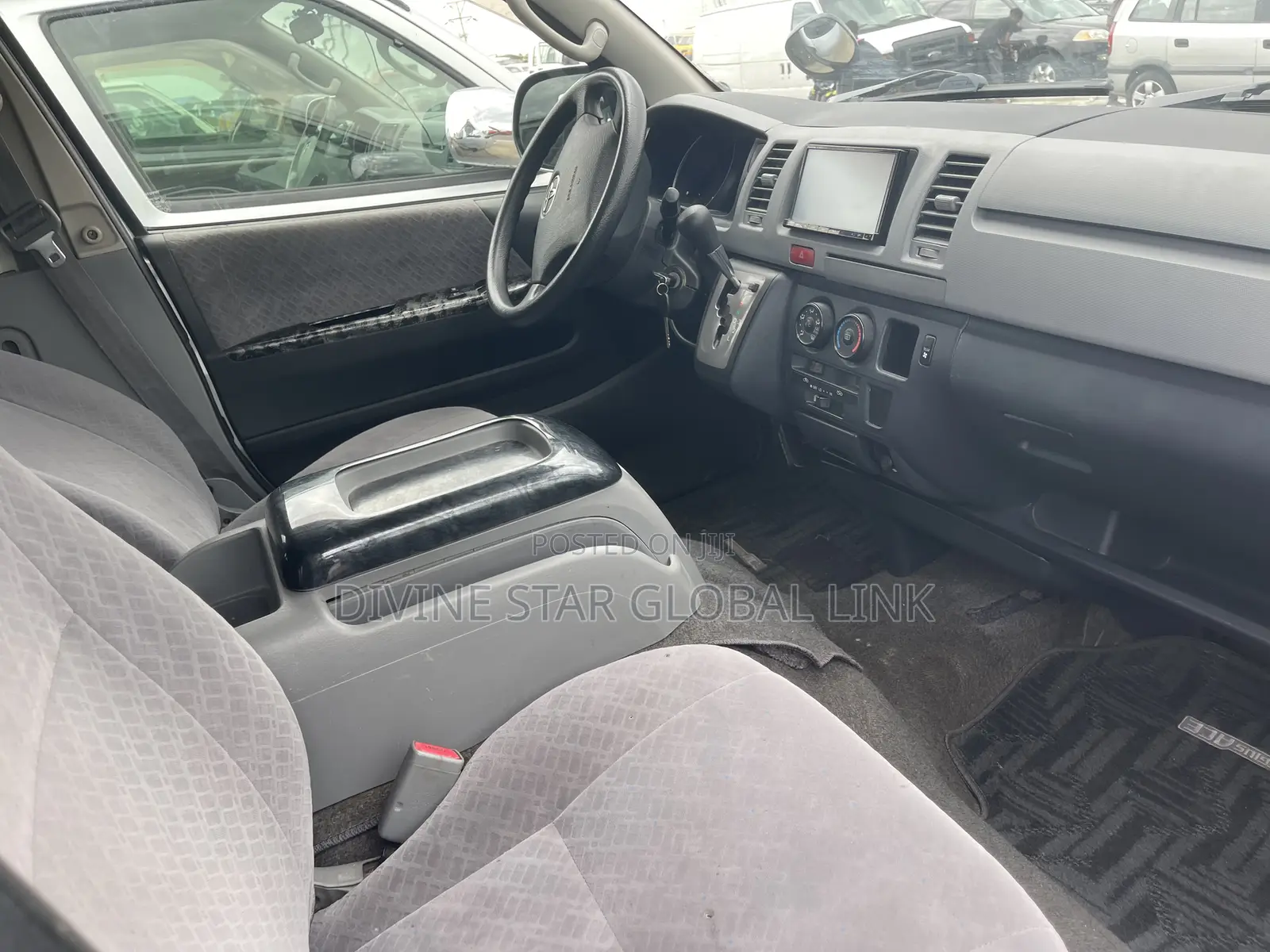 Toyota HiAce 2009 Silver