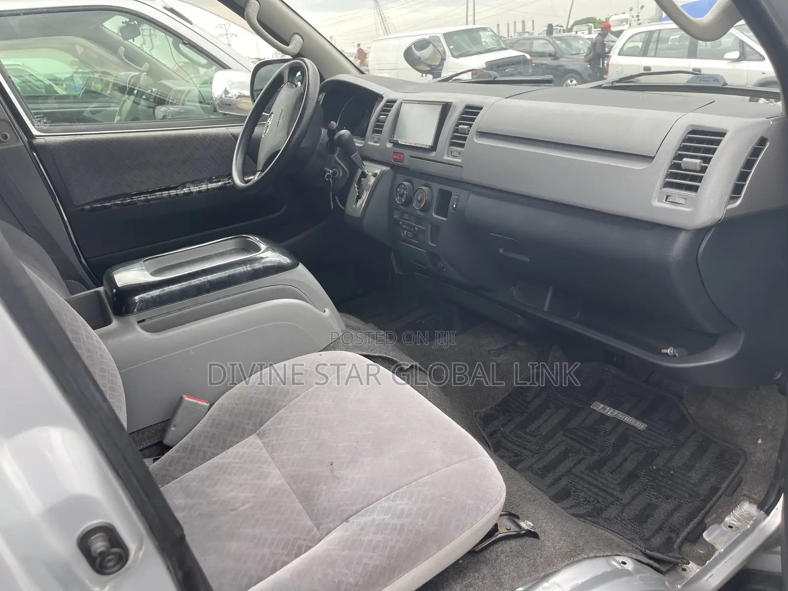 Toyota HiAce 2009 Silver
