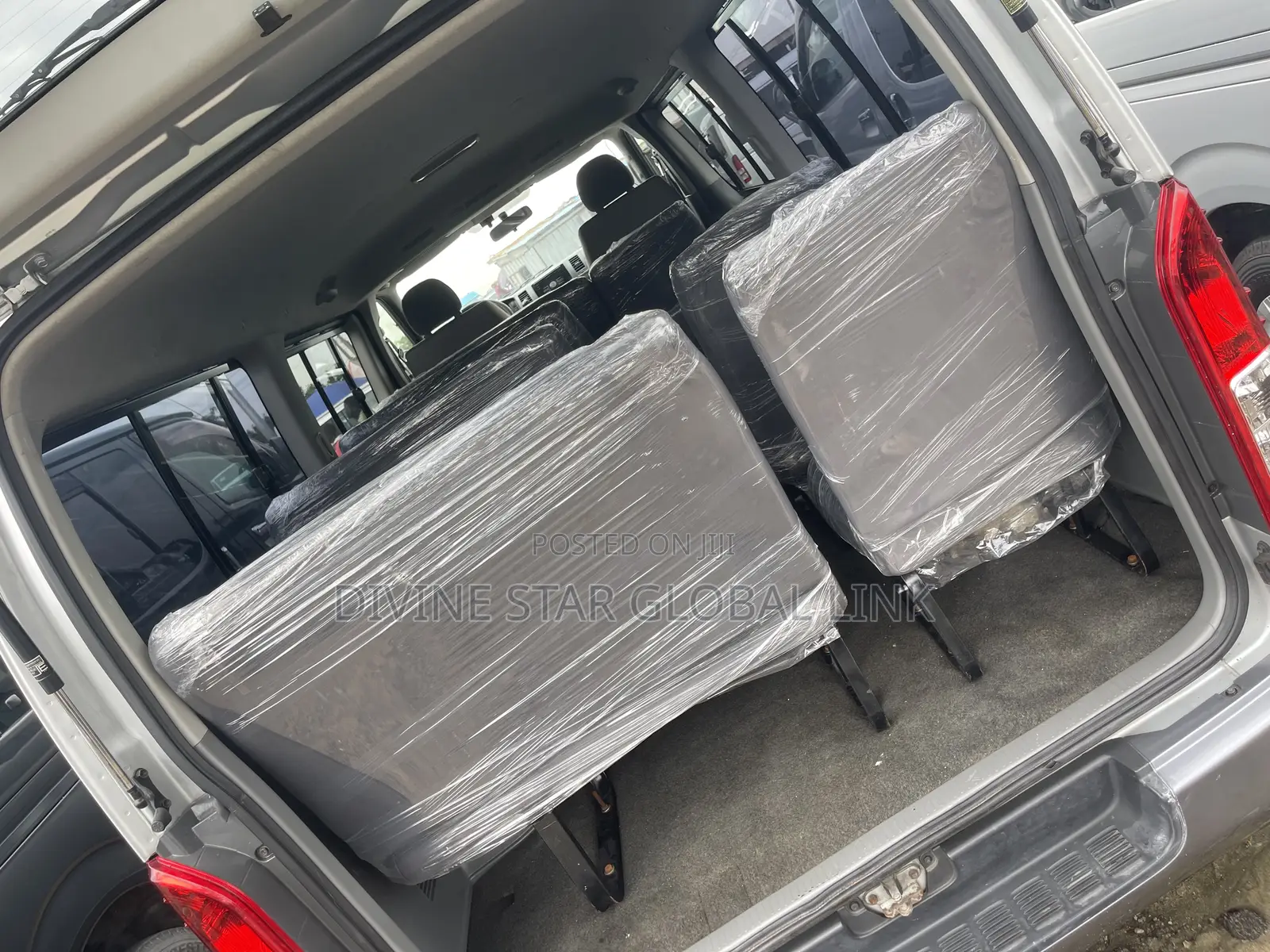 Toyota HiAce 2009 Silver