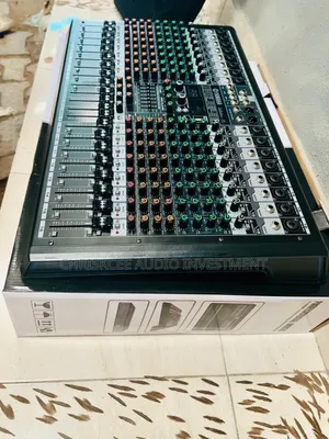 Yamaha Professional 16 Channel Mixer