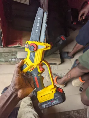 Battery Chainsaw Machine