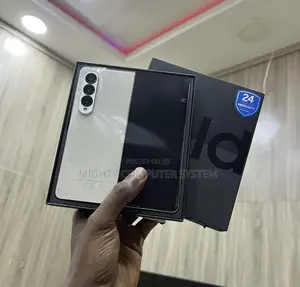 New Samsung Galaxy Z Fold4 256 GB