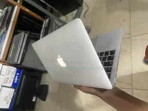 Laptop Apple MacBook Air 4GB Intel Core I5 SSD 128GB