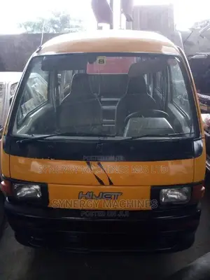 Daihatsu Hijet 2012 Yellow