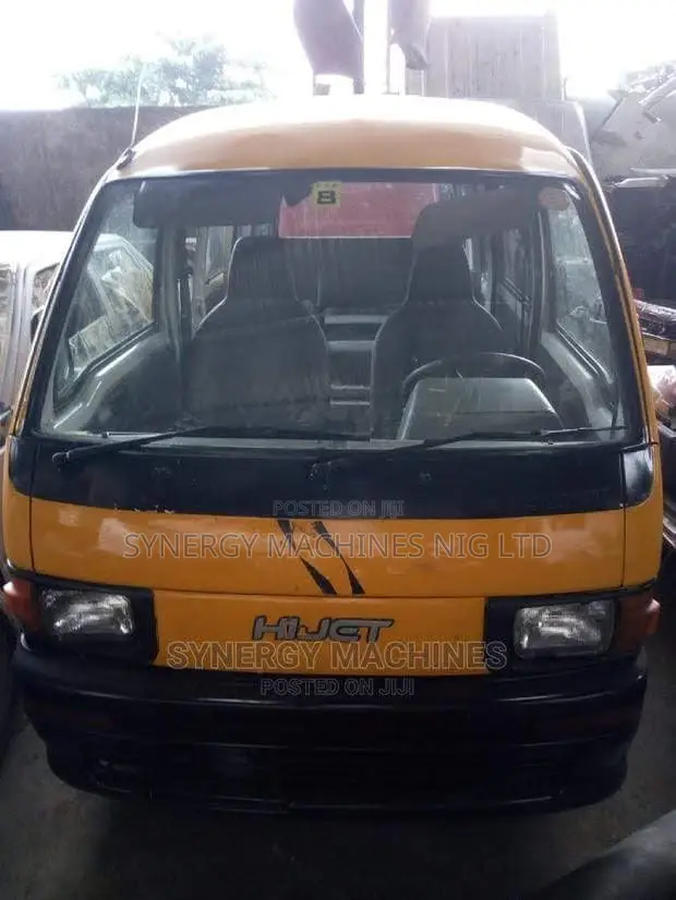 Daihatsu Hijet 2012 Yellow
