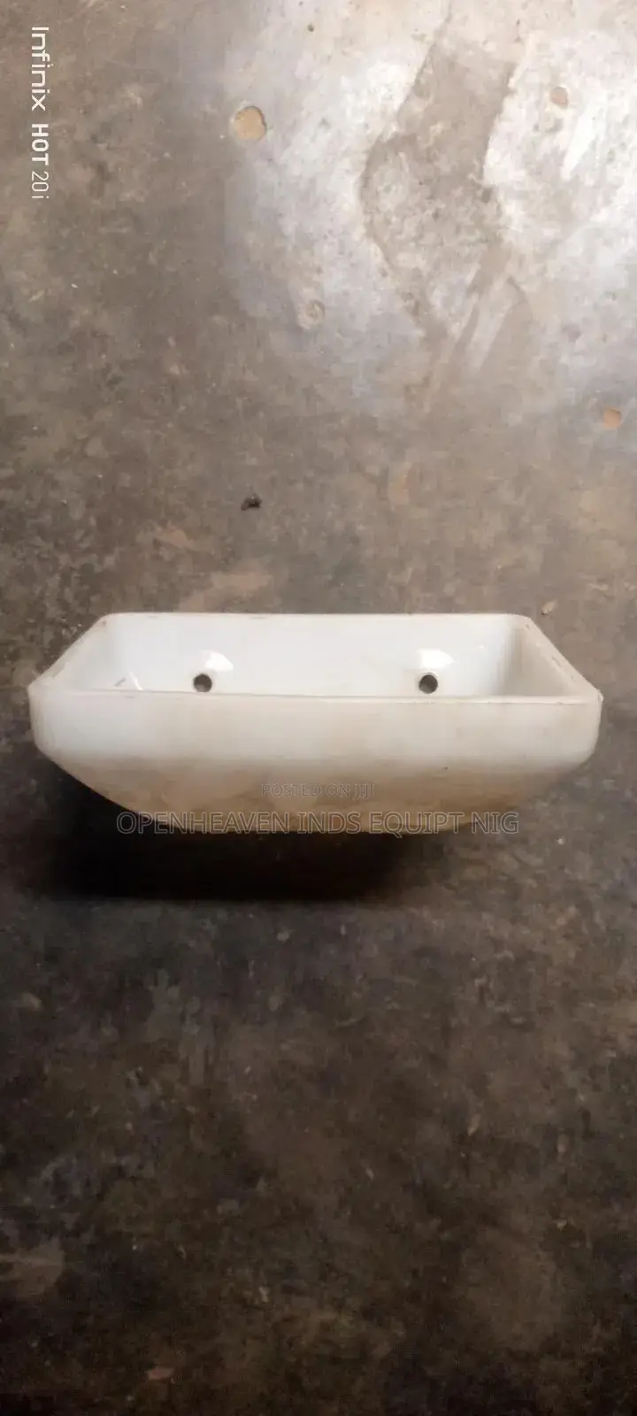 Plastic/Metal/Bolts Elevator Cups