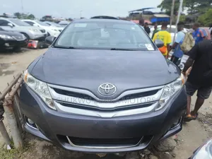 Toyota Venza V6 AWD 2012 Gray