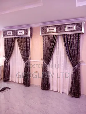 Quality Curtain With Board
