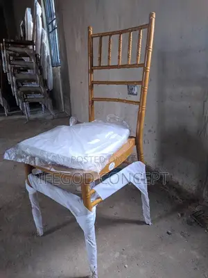 Chavaria Gift Chair