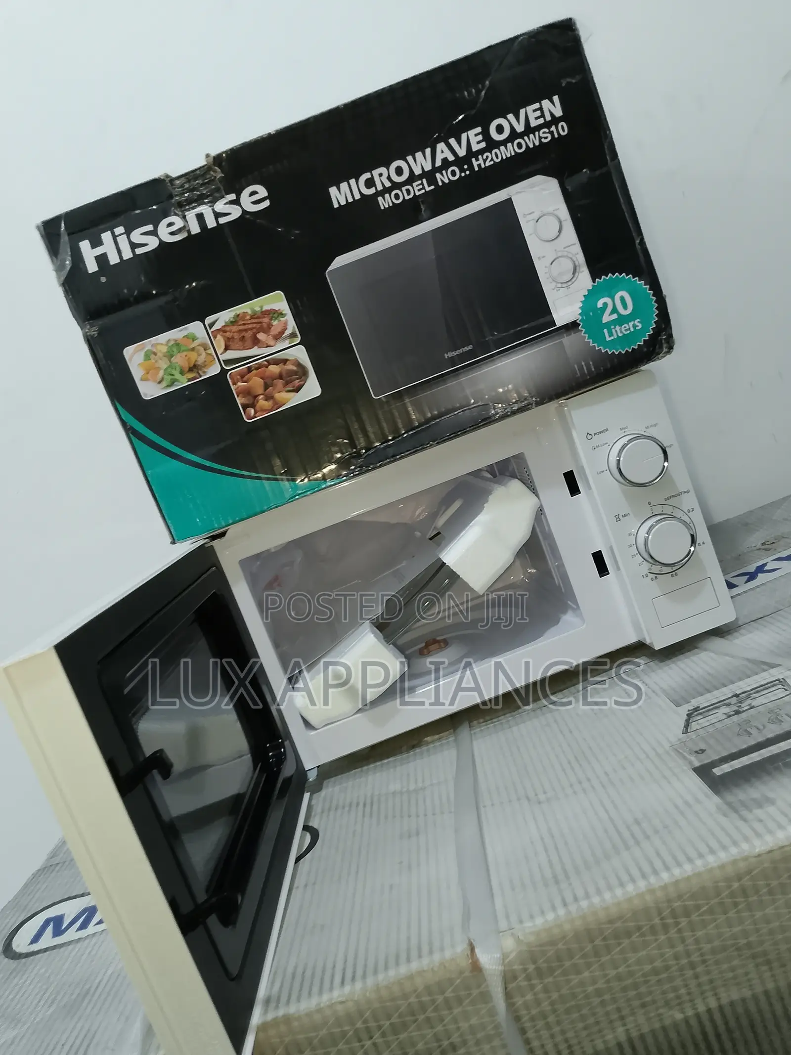White Hisense Microwave