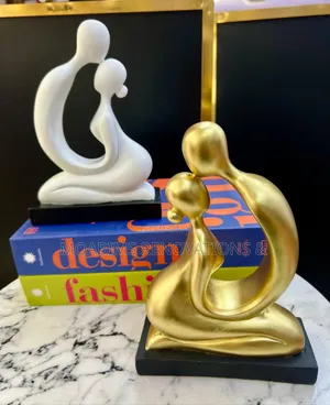 Romeo + Juliet in Love . Beautiful Home Decor .