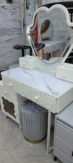 Luxury Standing Cabinet Shelve Mirror