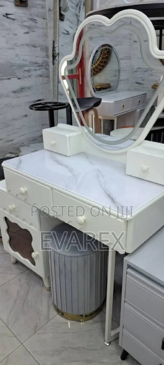 Luxury Standing Cabinet Shelve Mirror