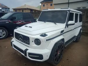 Photo - Mercedes-Benz G-Class 2023 White