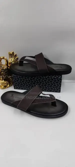Billionaire Quality Men Pam Slippers