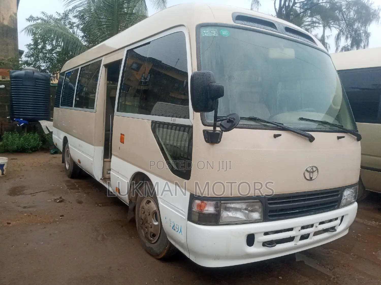 Toyota Coaster 2017 Pink