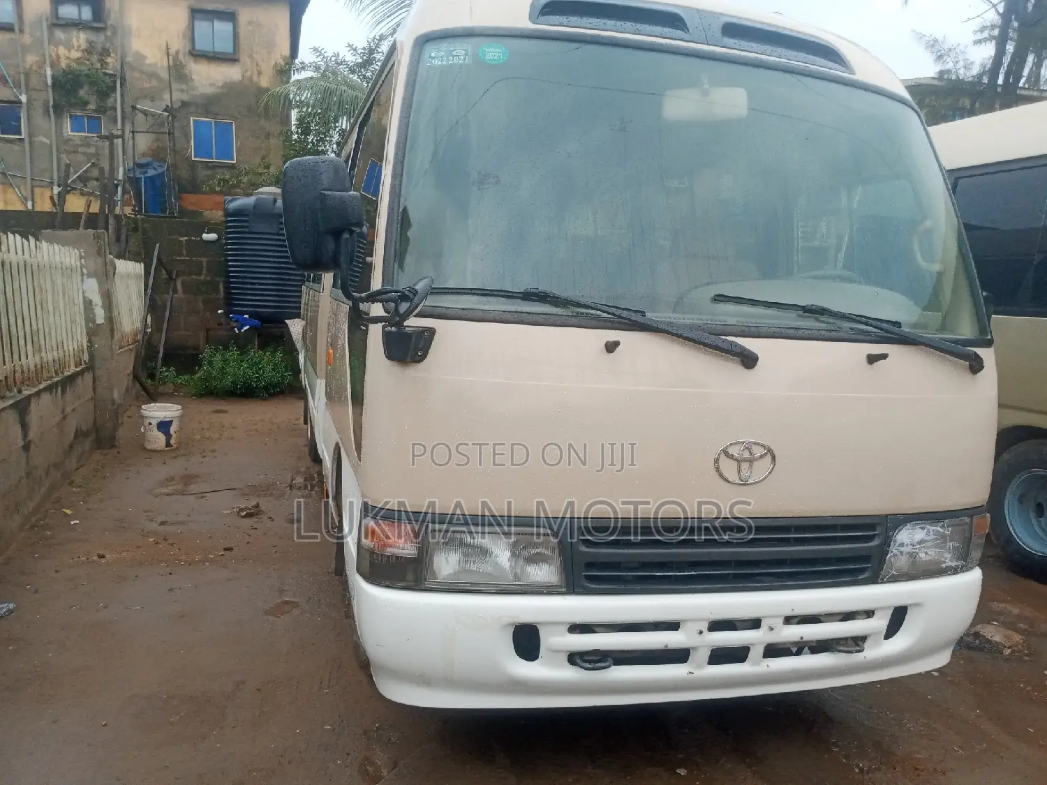 Toyota Coaster 2017 Pink
