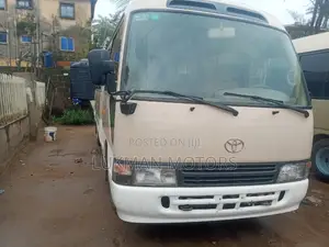 Toyota Coaster 2017 Pink