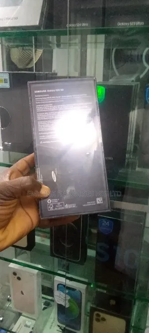 New Samsung Galaxy S20 128 GB Pink