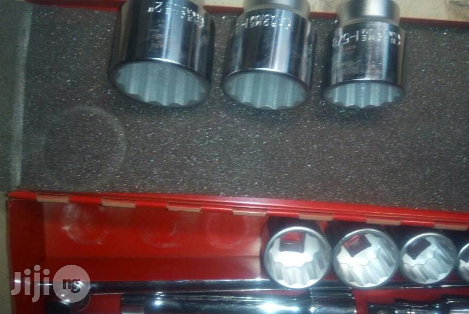 Industrial Sucket