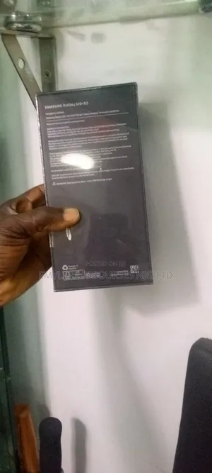 New Samsung Galaxy S20 128 GB Blue