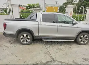 Rolling Cover With TRD Spoiler for Ridgeline