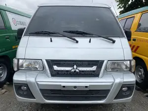 Mitsubishi Delica 2014 Silver