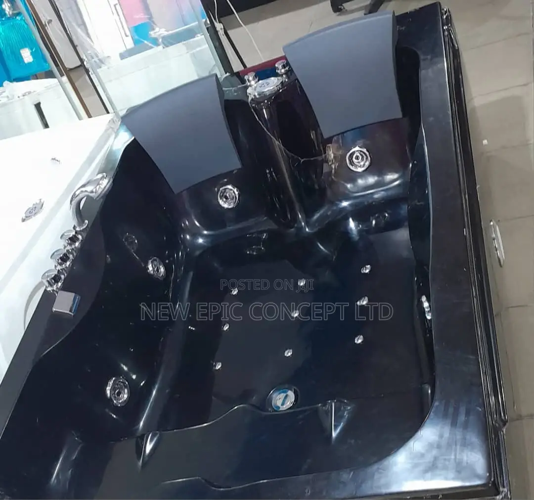Black Double Jacuzzi