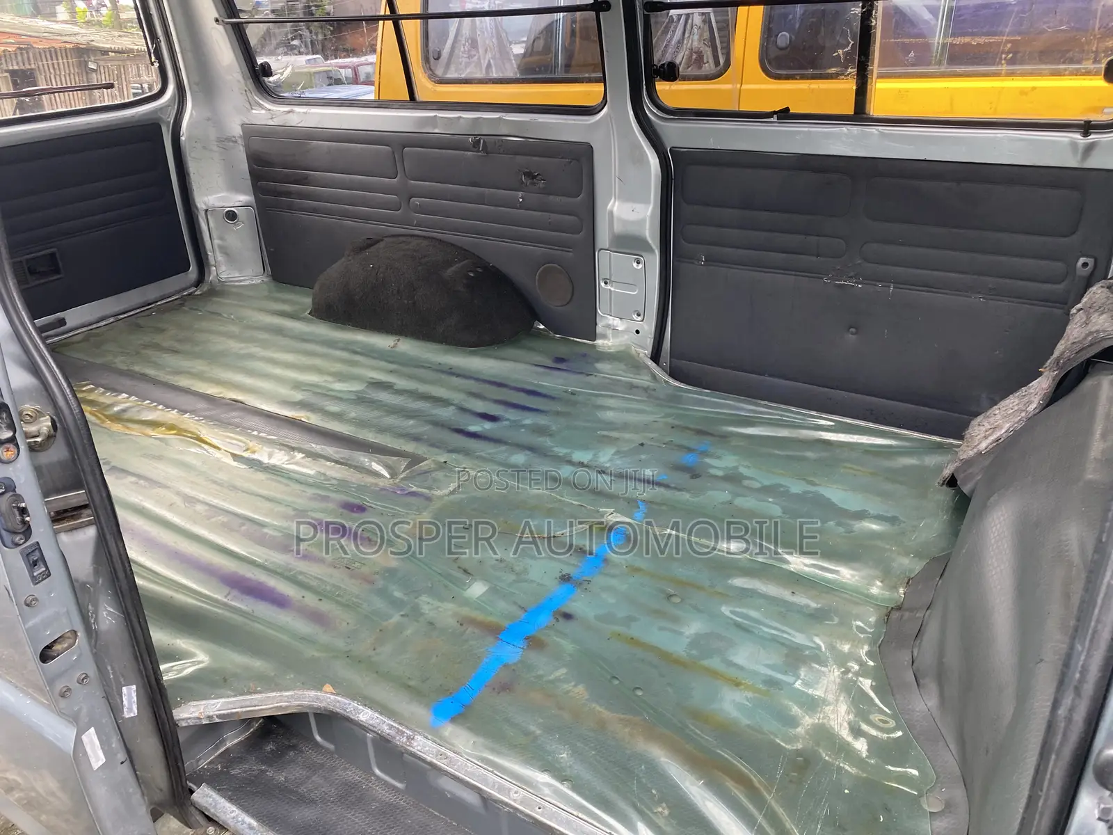 Mitsubishi Delica 2014 Silver