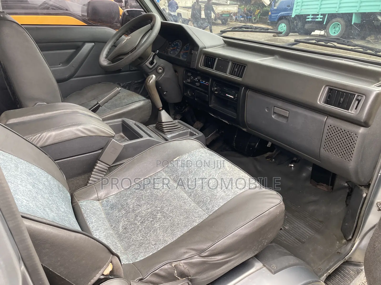 Mitsubishi Delica 2014 Silver