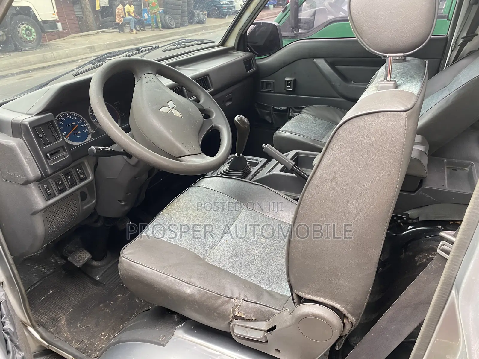 Mitsubishi Delica 2014 Silver