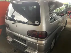 Mitsubishi Space Gear 2003 Silver