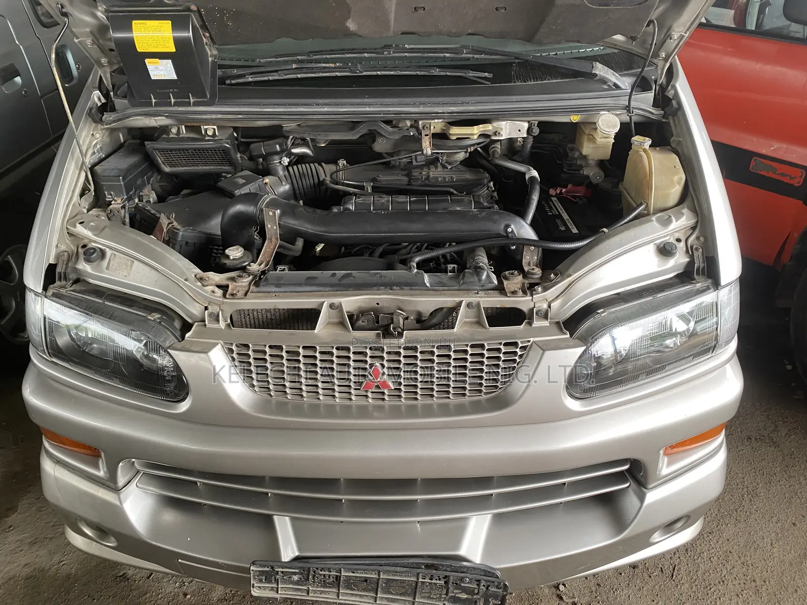 Mitsubishi Space Gear 2003 Silver